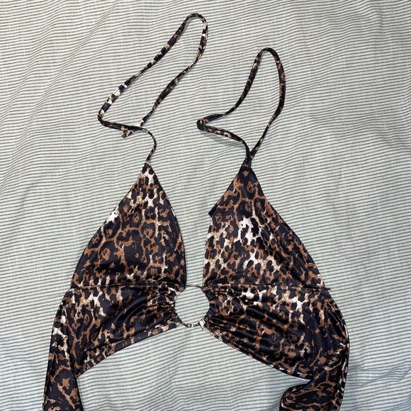 Cheetah print bralette / halter crop top - Picture 2 of 3